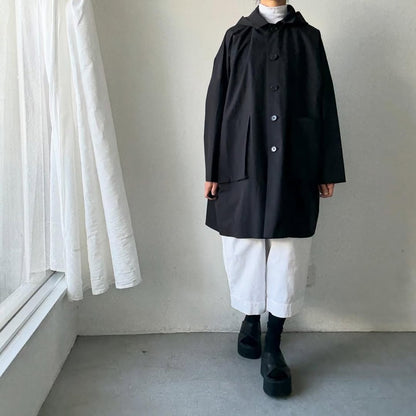 atelier naruse コットンナイロンタフタフーデットコート　ブラック