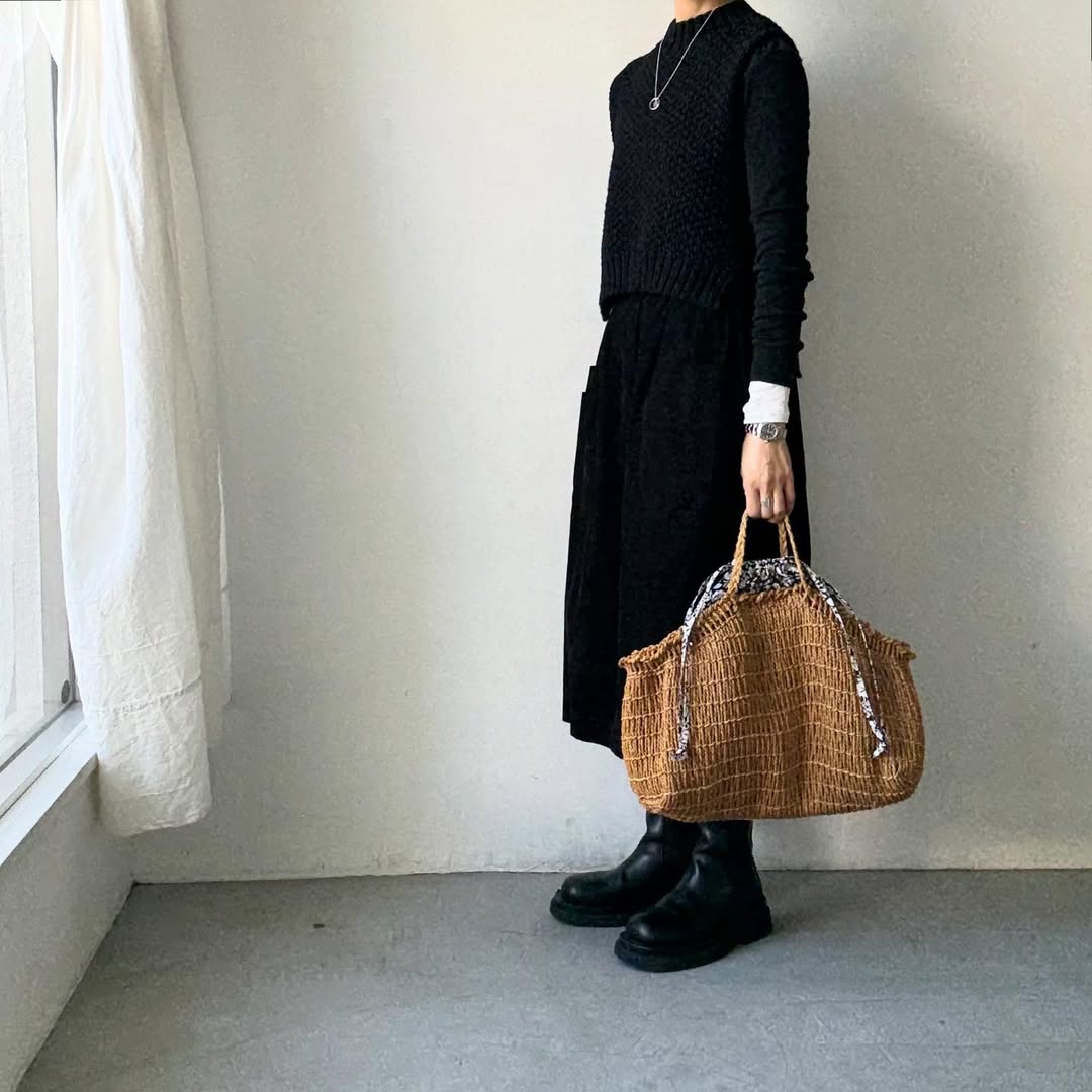 R&D.M.Co  ワイルドベリーリネンドローストリングバッグラージ　ブラック×ホワイト