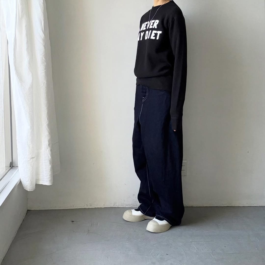 R&D.M.Co  NEVER SAY DIET スウェットシャツ　ブラック