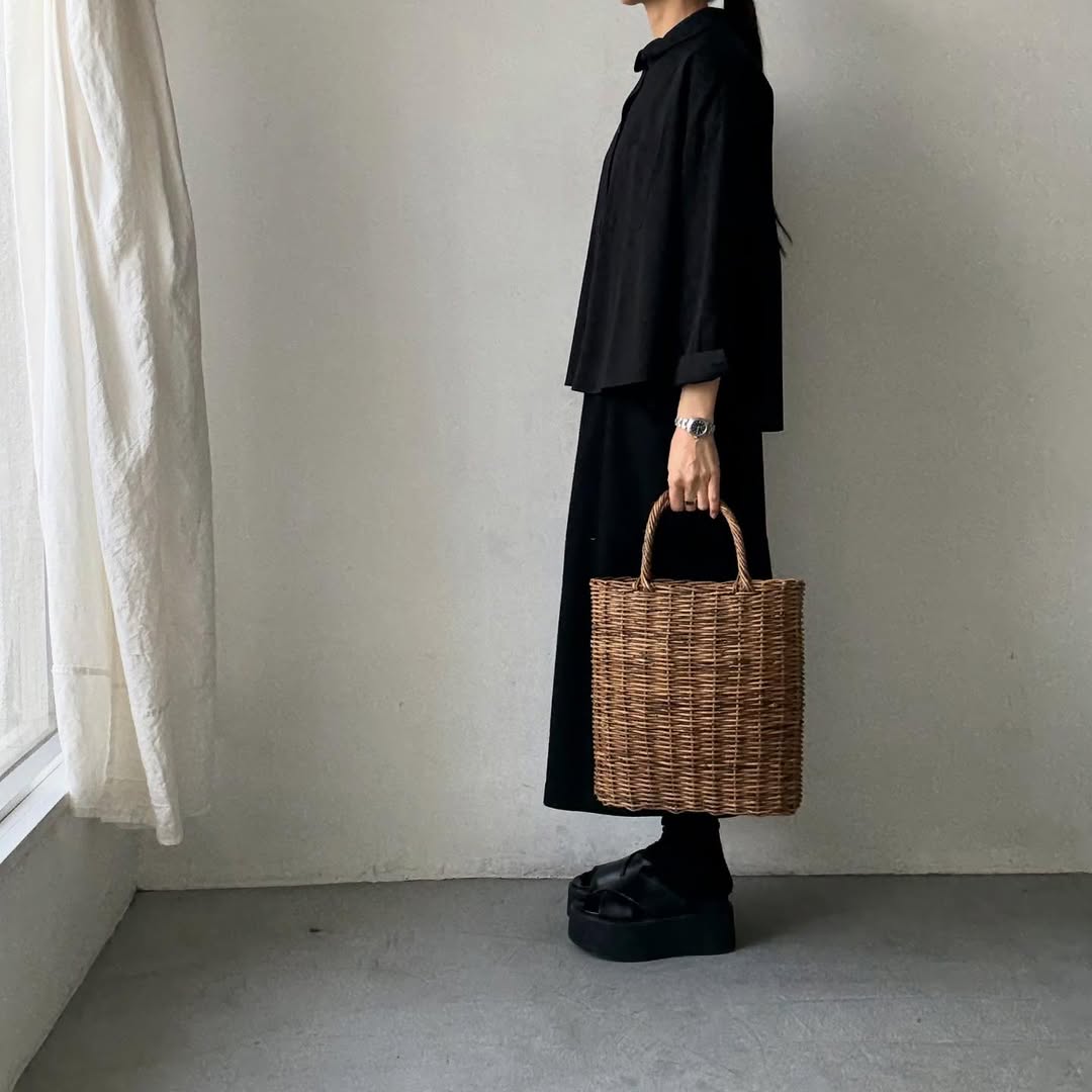 Linenya  コットン丸襟長袖ブラウス　ブラック