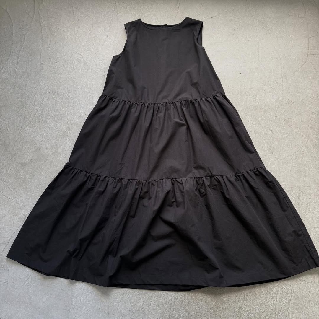 🟡週明け入荷分予約受付中🟡Linenya  ティアードワンピース　ブラック