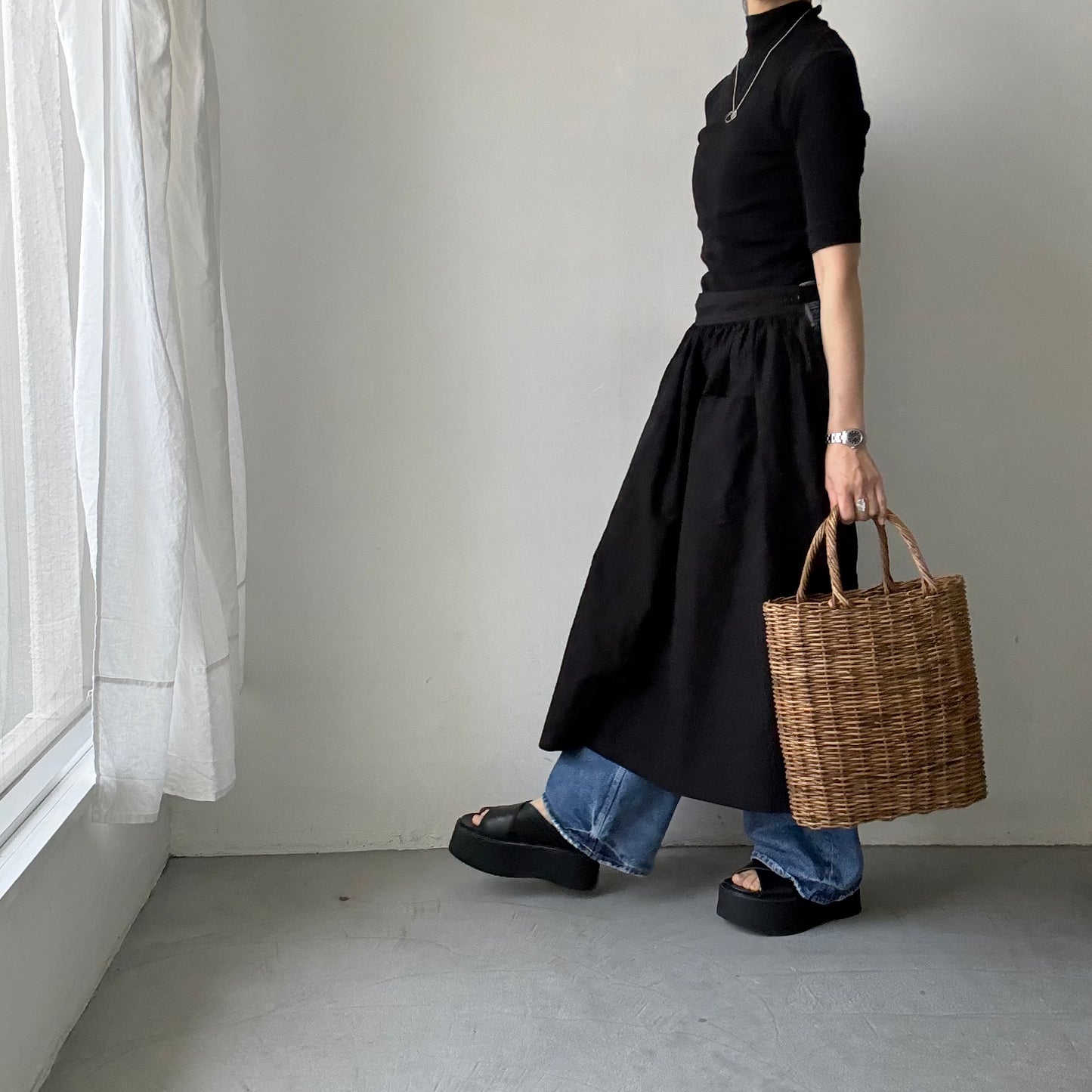 R&D.M.Co  コットンリネンシルクワッシャーサロンエプロン　ブラック