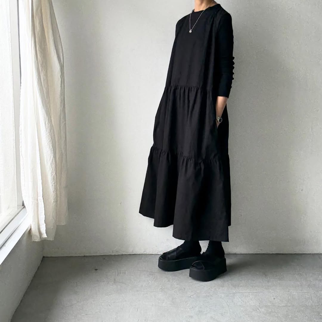 🟡週明け入荷分予約受付中🟡Linenya  ティアードワンピース　ブラック