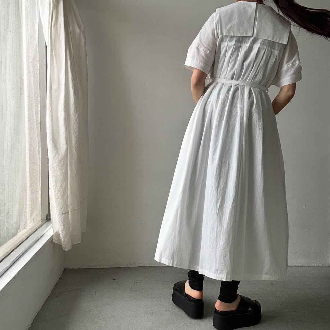 MAGALI 天日干しコットンスクエアカラーワンピース　ホワイト