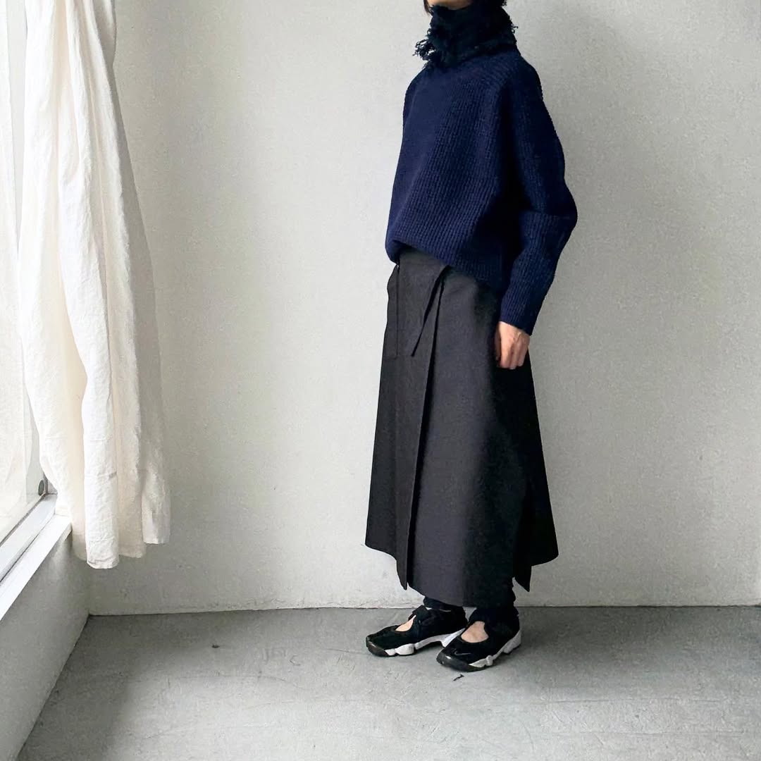 homspun ラムフリンジネックウォーマー　ネイビー