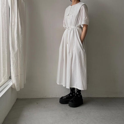 MAGALI 天日干しコットンスクエアカラーワンピース　ホワイト