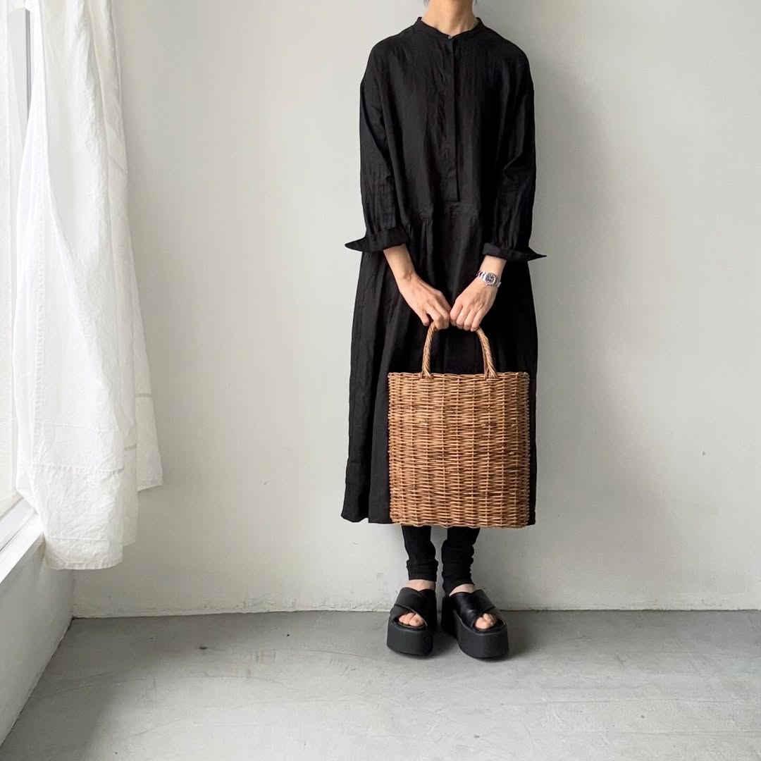 atelier naruse  リネンシャツワンピース　ブラック