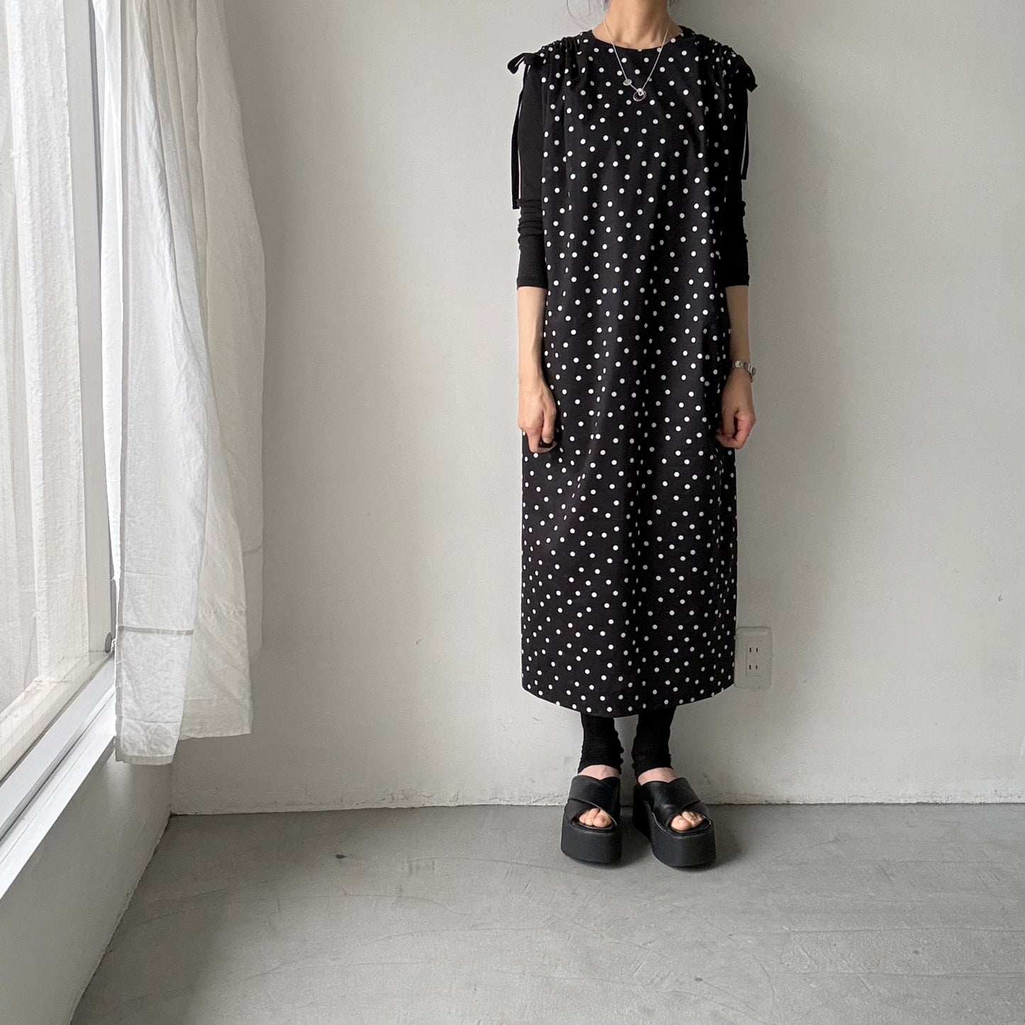 cion  コットン水玉ショルダーリボンワンピース