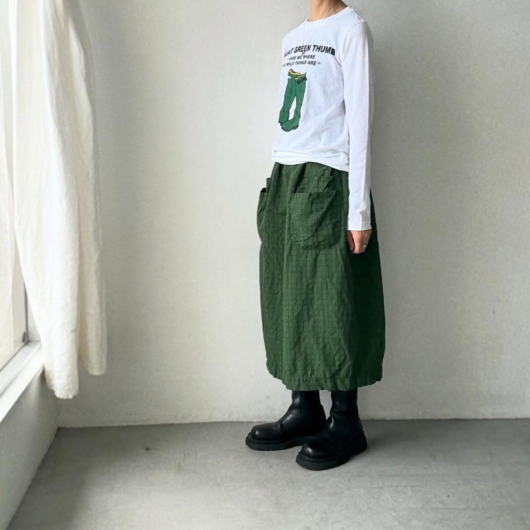 R&D.M.Co グリーンブーツ長袖Tシャツ – blanc