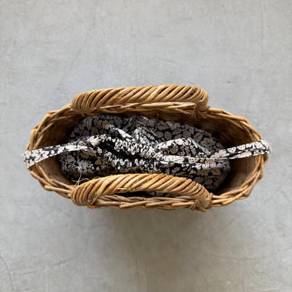 R&D.M.Co  ワイルドベリーリネンドローストリングバッグラージ　ブラック×フラックス