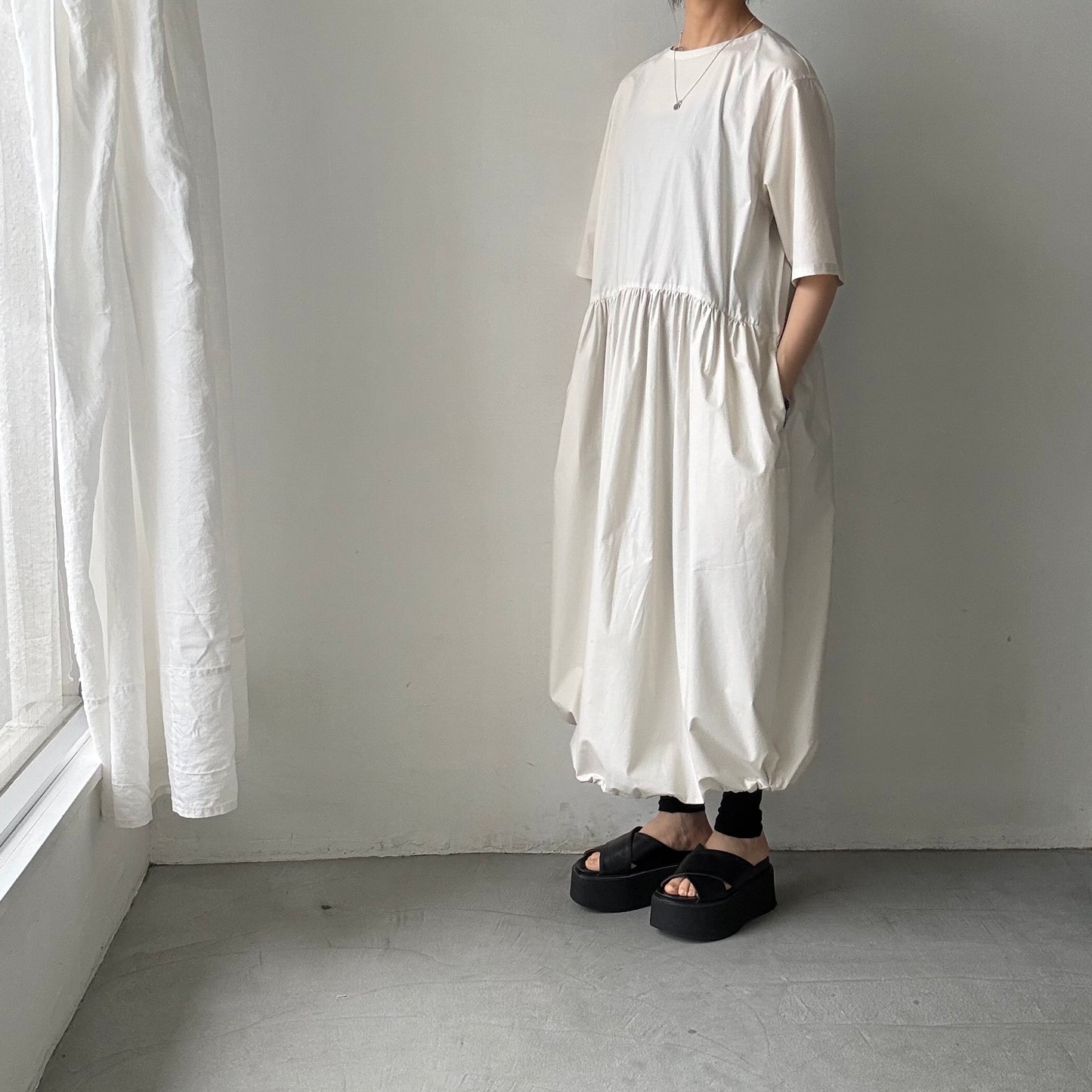 TENNE HANDCRAFTED MODERN バルーンドレス　ベージュ