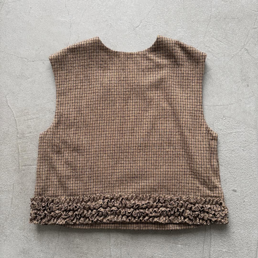 R&D.M.Co  フリルデコレーションボタンビブ　チェック