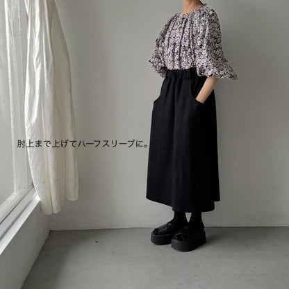 R&D.M.Co ワイルドベリーリネンギャザースモック　ブラック×ホワイト