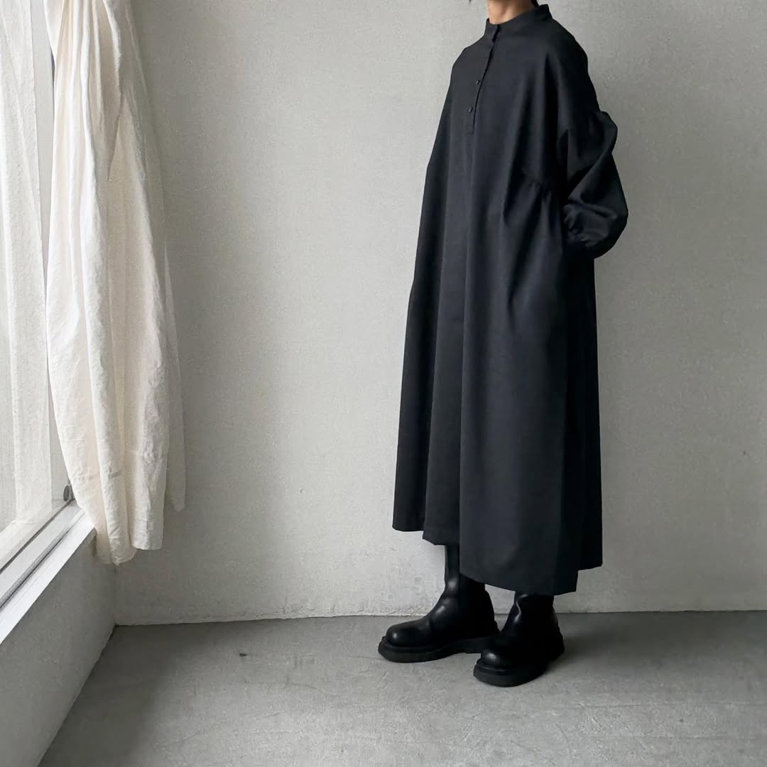 Linenya  ウールサキソニースタンドカラーワンピース