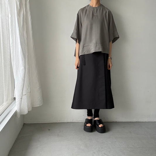 TENNE HANDCRAFTED MODERN ハーフスリーブトップス　グレー