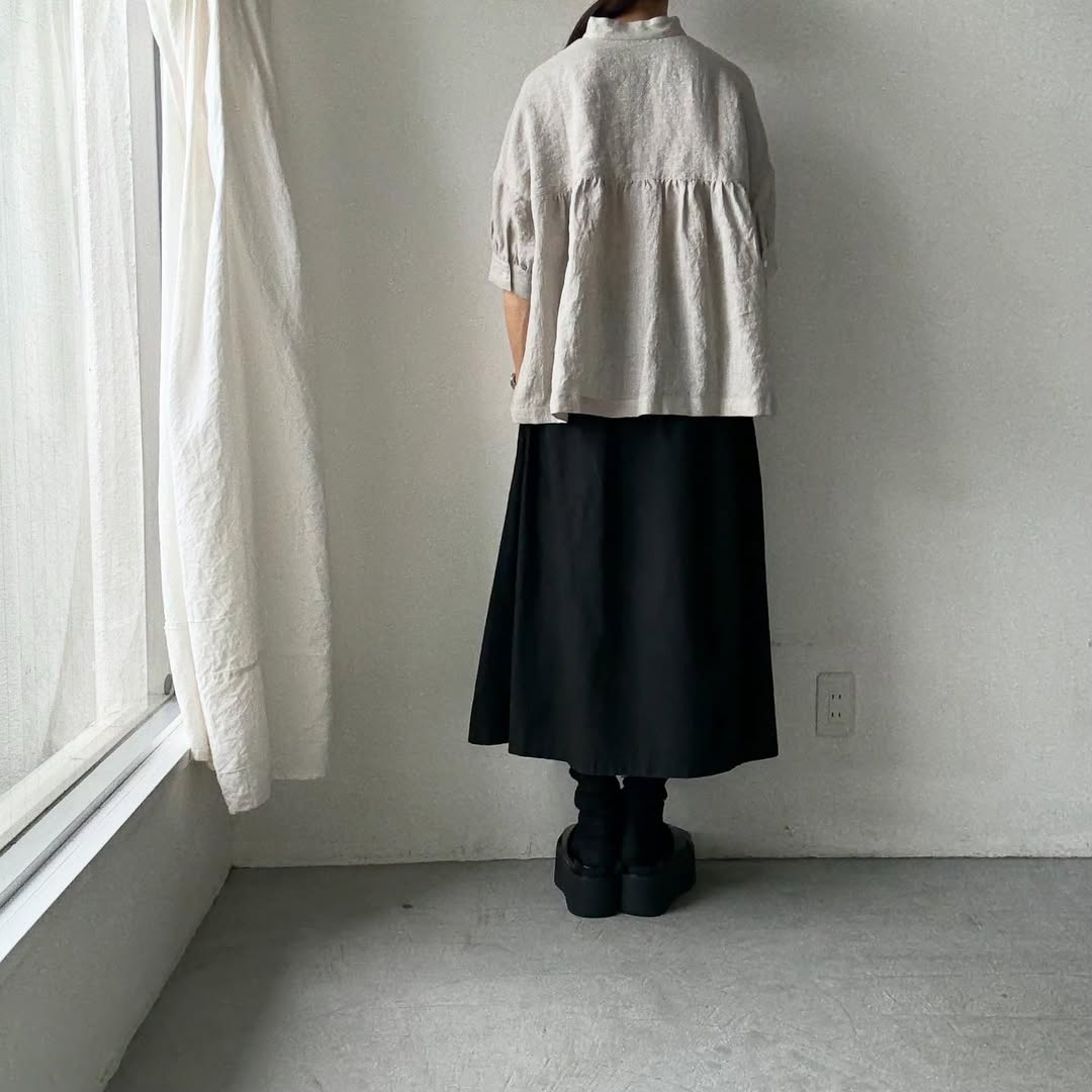 Linenya  リネン半袖スタンドカラーブラウス　ライトグレー