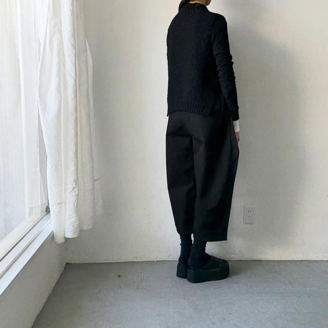 ゴーシュ  オーガニックダックコットンストレートラインパンツ　ブラック