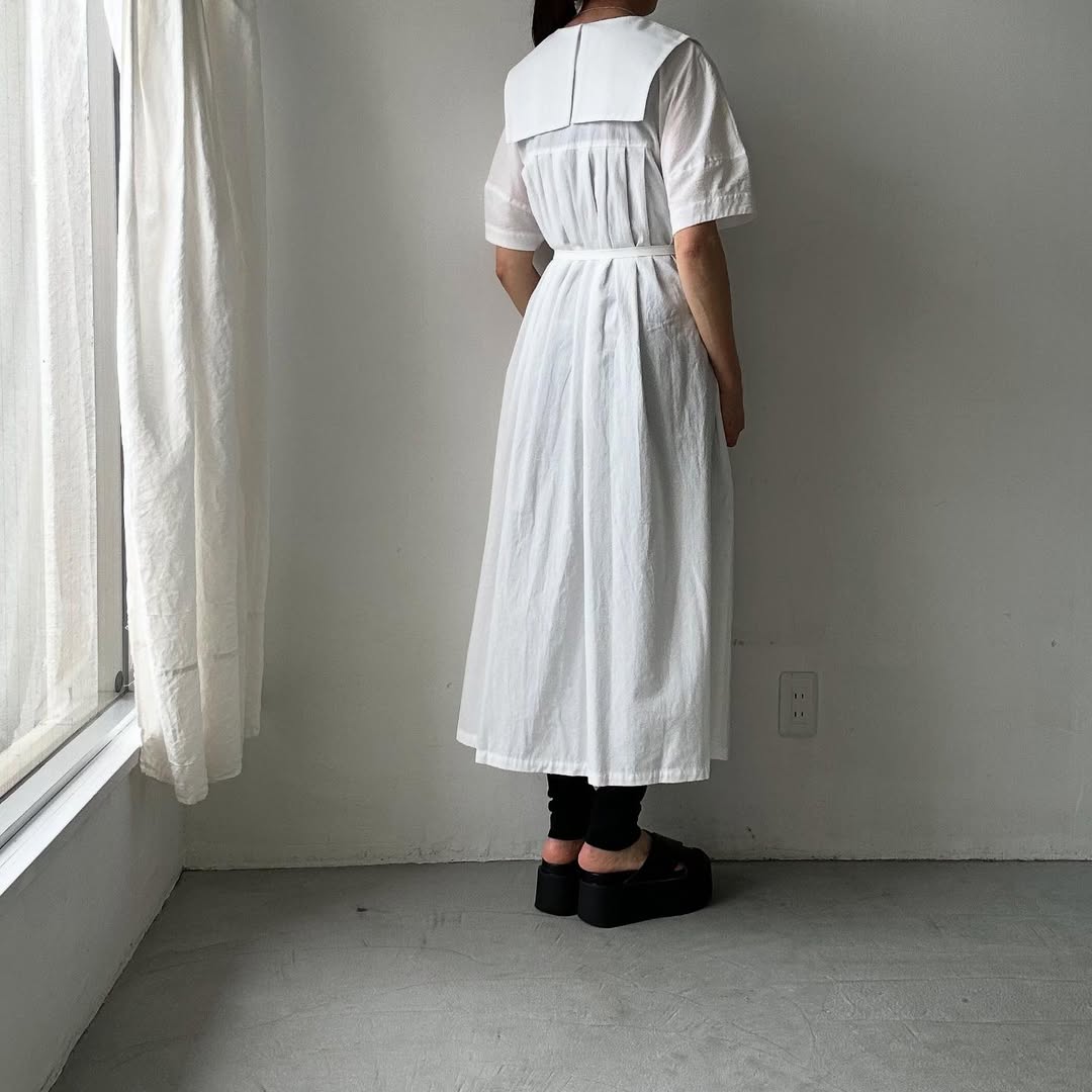 MAGALI 天日干しコットンスクエアカラーワンピース　ホワイト