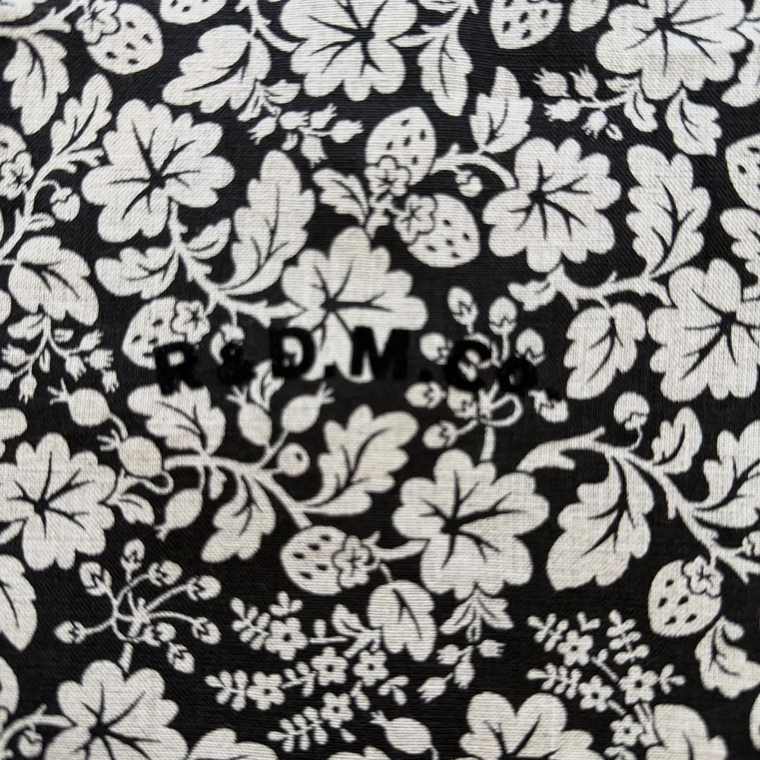 R&D.M.Co  ワイルドベリーリネンドローストリングバッグスモール
ブラック×フラックス