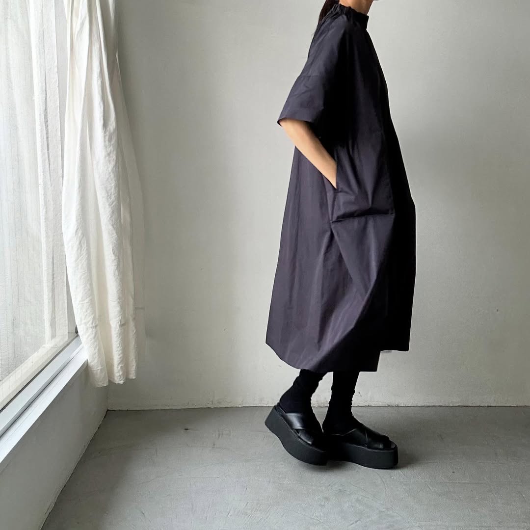 atelier d'antan Krallコットン半袖ドレス　ダークグレー