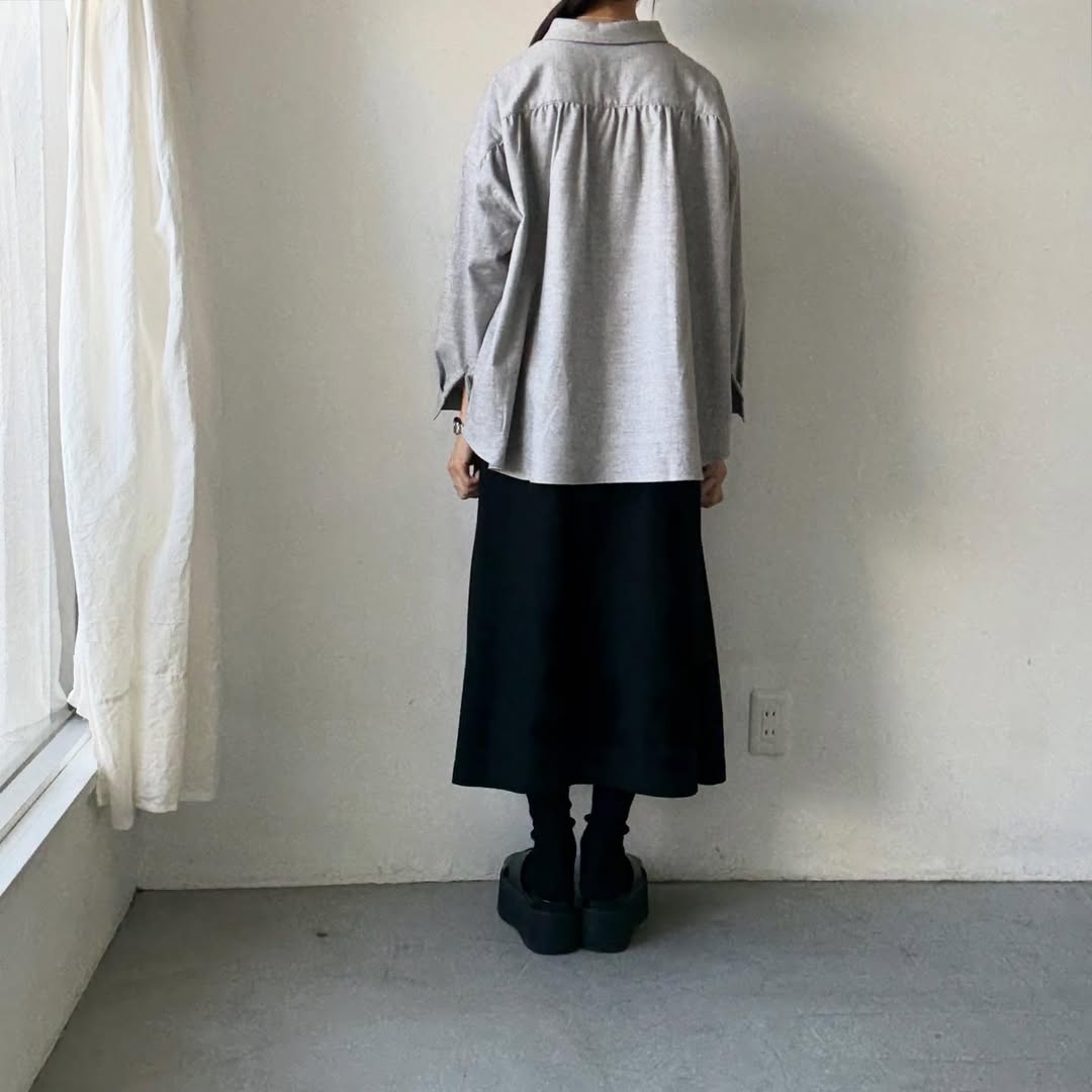 Linenya  コットンヤク丸襟長袖ブラウス　グレー