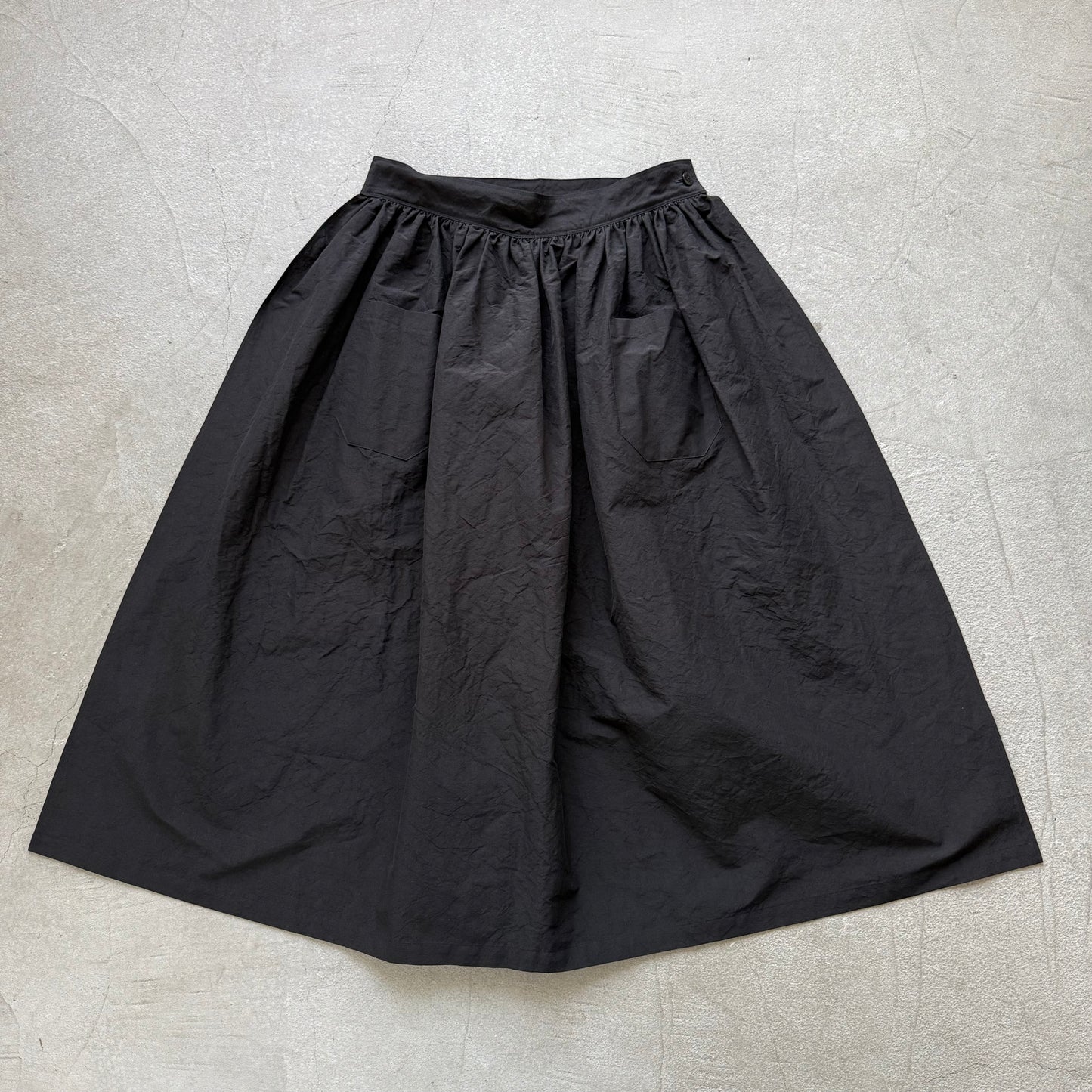 R&D.M.Co  コットンリネンシルクワッシャーサロンエプロン　ブラック