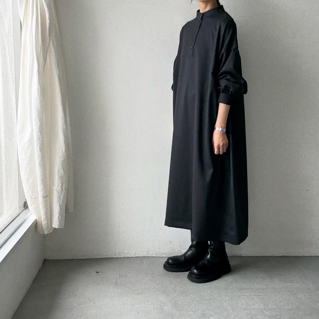 Linenya  ウールサキソニースタンドカラーワンピース