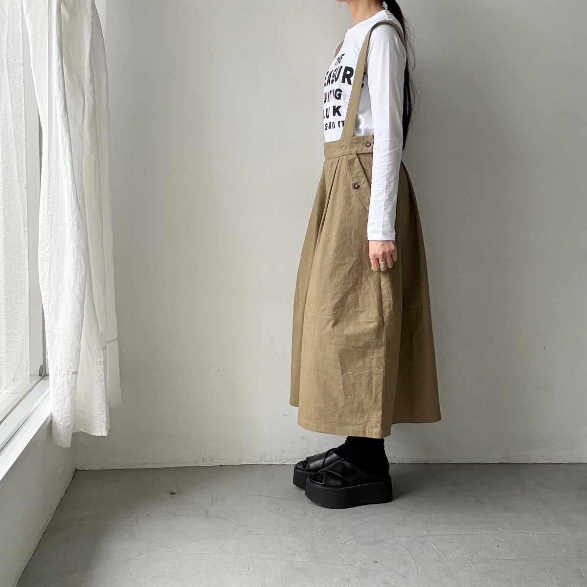 MAGALI キャンバスコットンリネンサスペンダースカート　カーキ