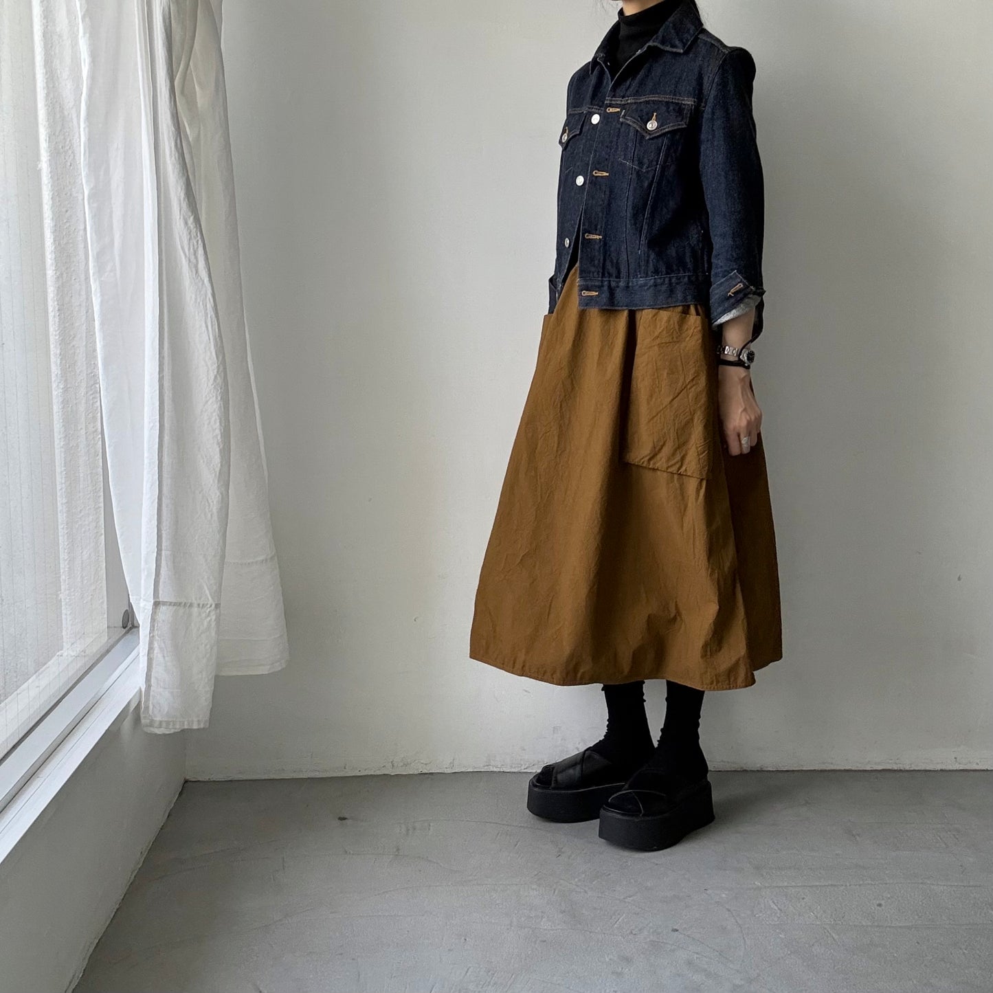 R&D.M.Co 　シュリンクコットンガーメントダイポケットスカート　ブラウン