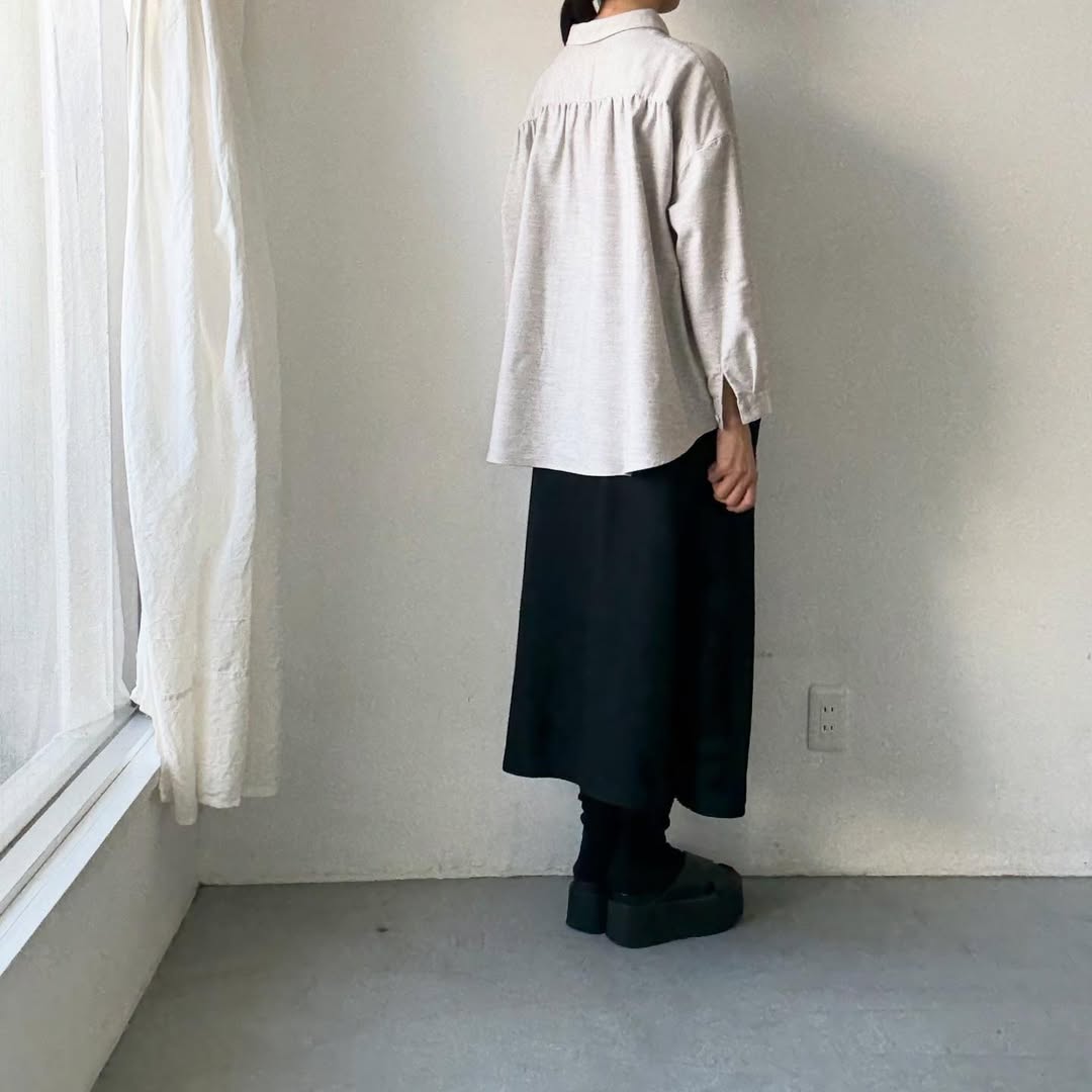 Linenya  コットンヤク丸襟長袖ブラウス　ベージュ