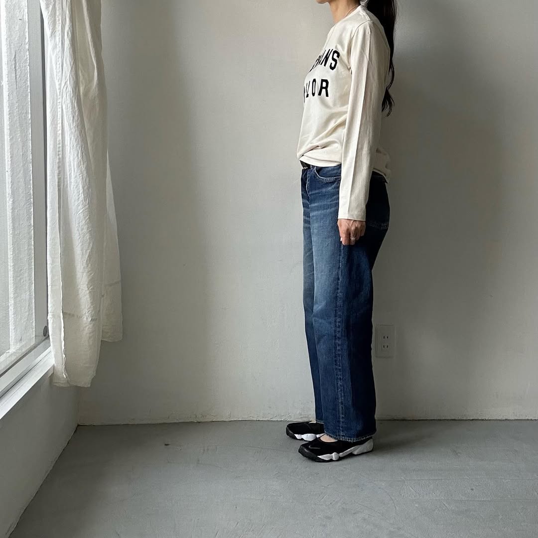 OLDMANS TAILOR OMTフロッキープリントロゴ長袖Tシャツ