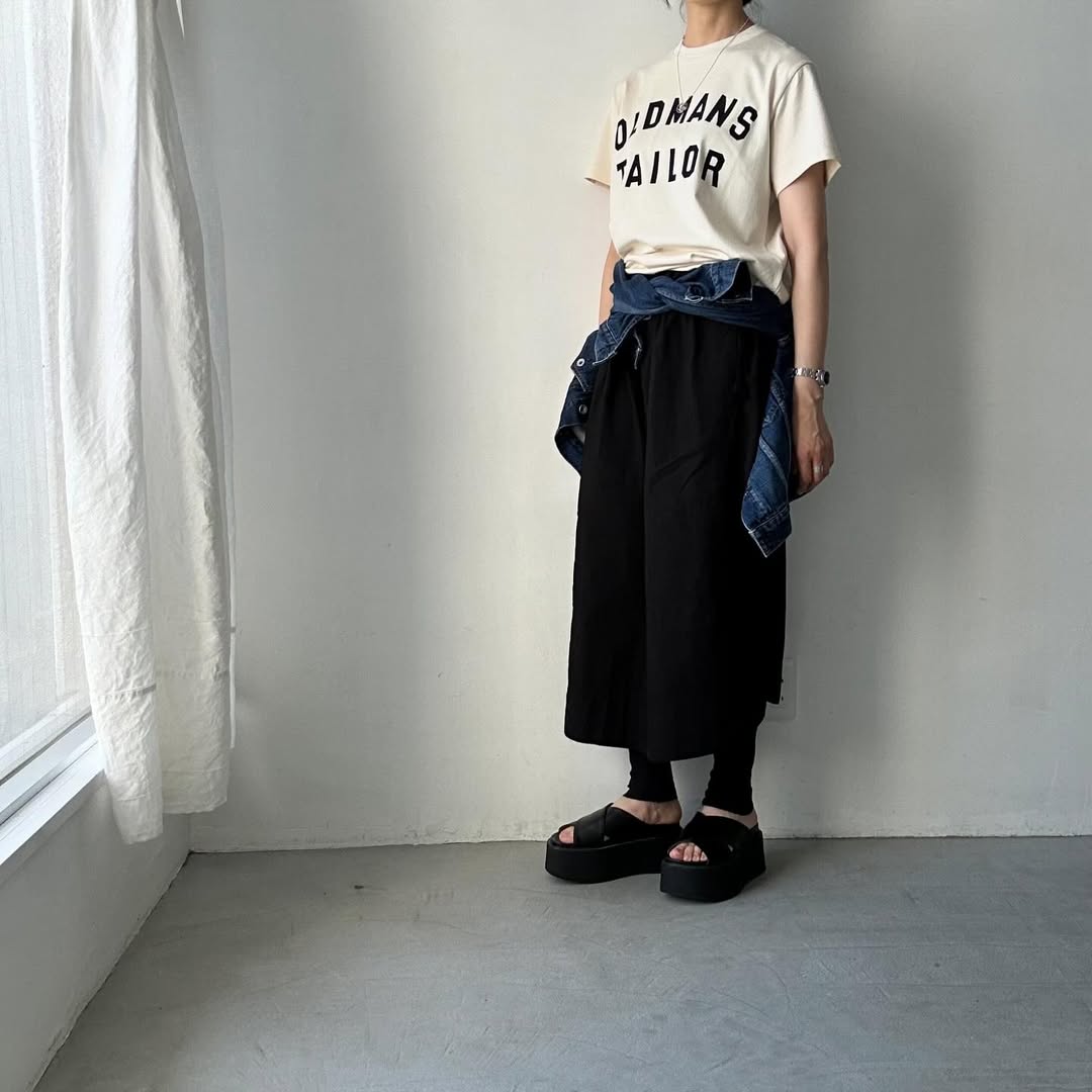 OLDMANS TAILOR OMTフロッキープリントロゴ半袖Tシャツ