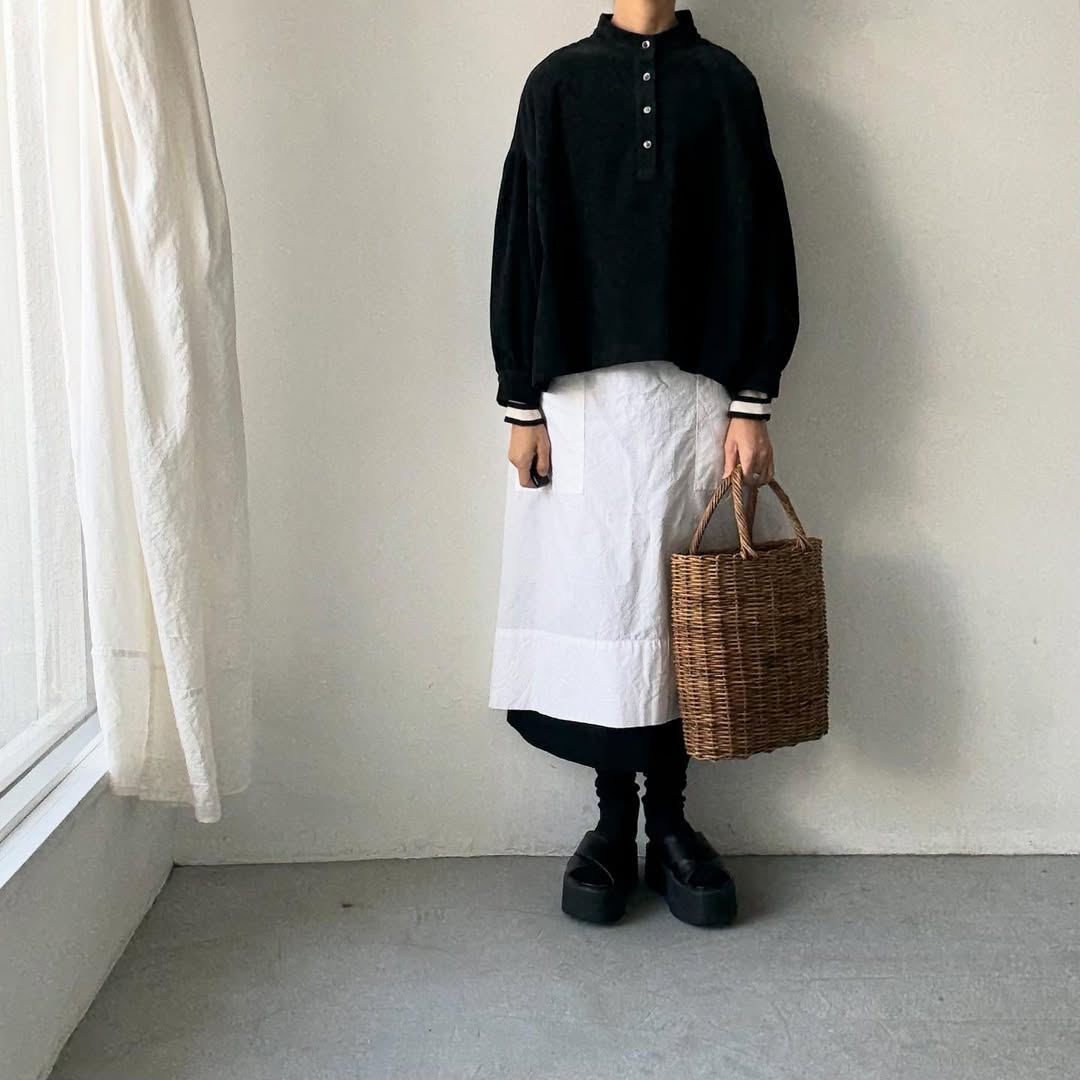 Linenya  長袖スタンドカラーブラウス　ブラック