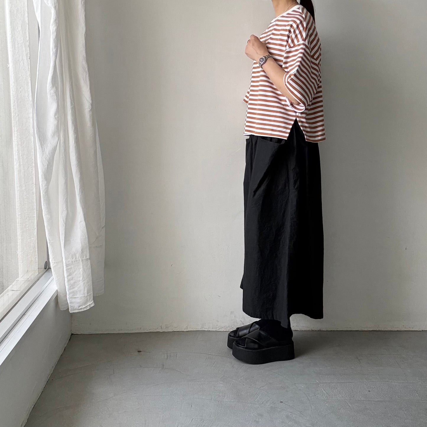 atelier naruse  コットンボーダー半袖カットソー　ブラウン