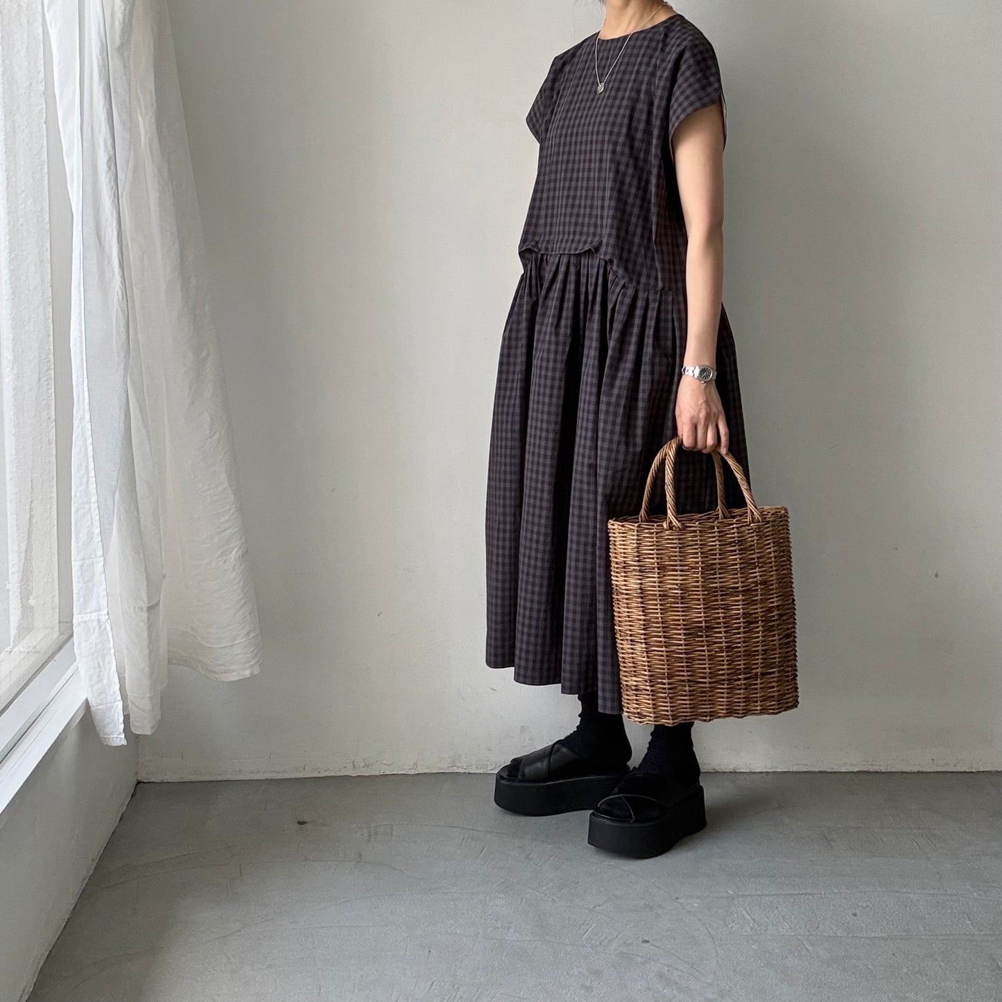 MAGALI ウォッシュドコットンラウンドスリーブワンピース