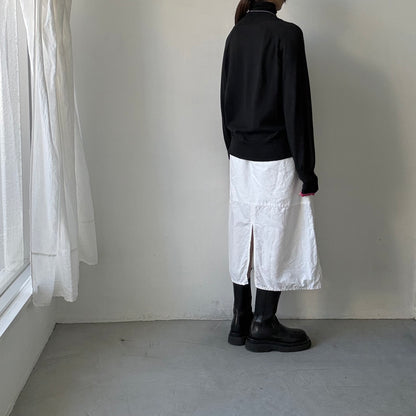 atelier naruse ウールタートルネックニット　ブラック×袖口ピンク