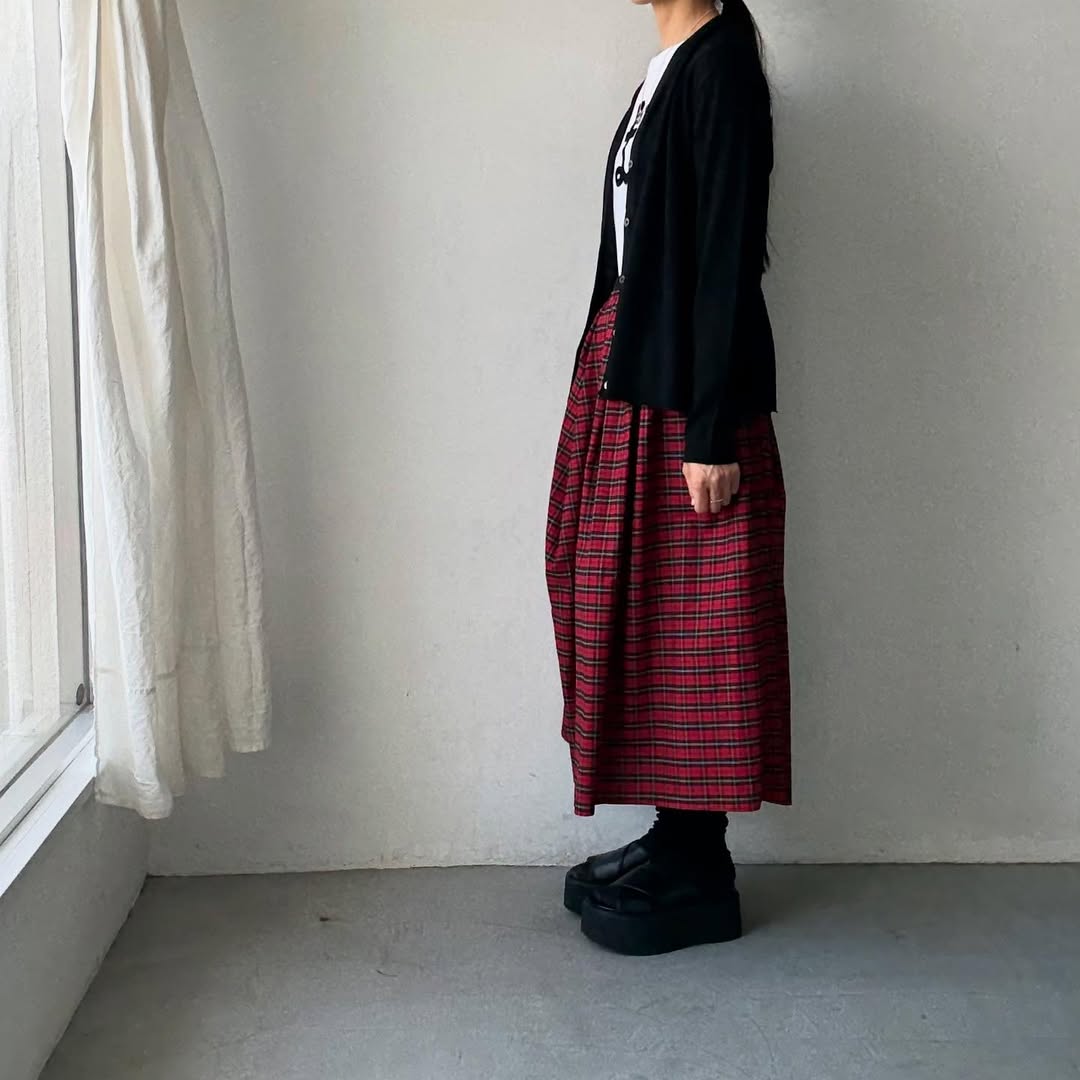 homspun ウールVネックカーディガン　ブラック