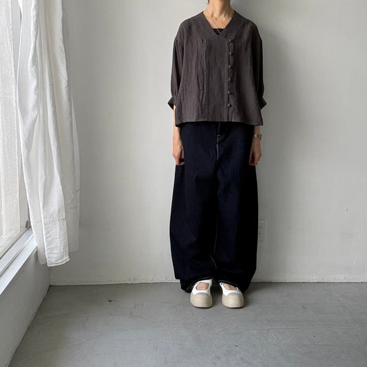 atelier naruse  リネンステッチVネックブラウス