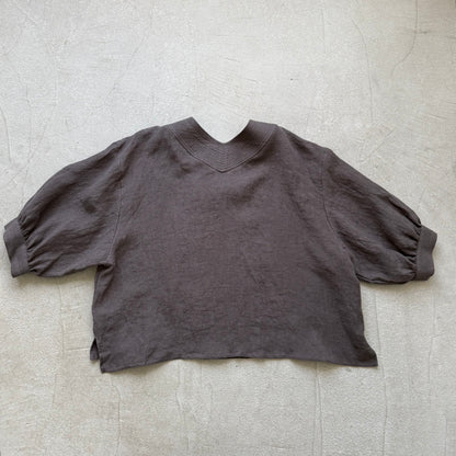 atelier naruse  リネンステッチVネックブラウス