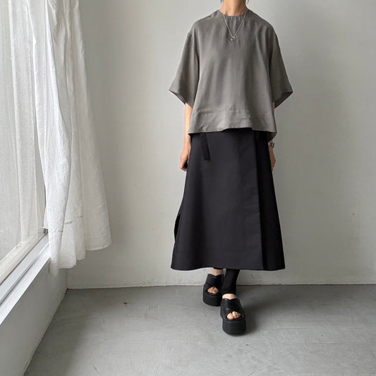 TENNE HANDCRAFTED MODERN ハーフスリーブトップス　グレー