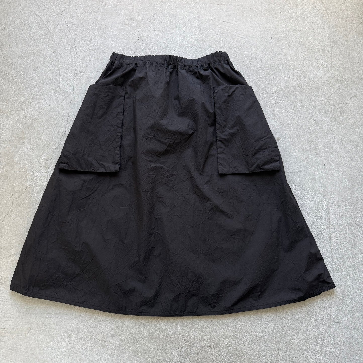 R&D.M.Co 　シュリンクコットンガーメントダイポケットスカート　ブラック