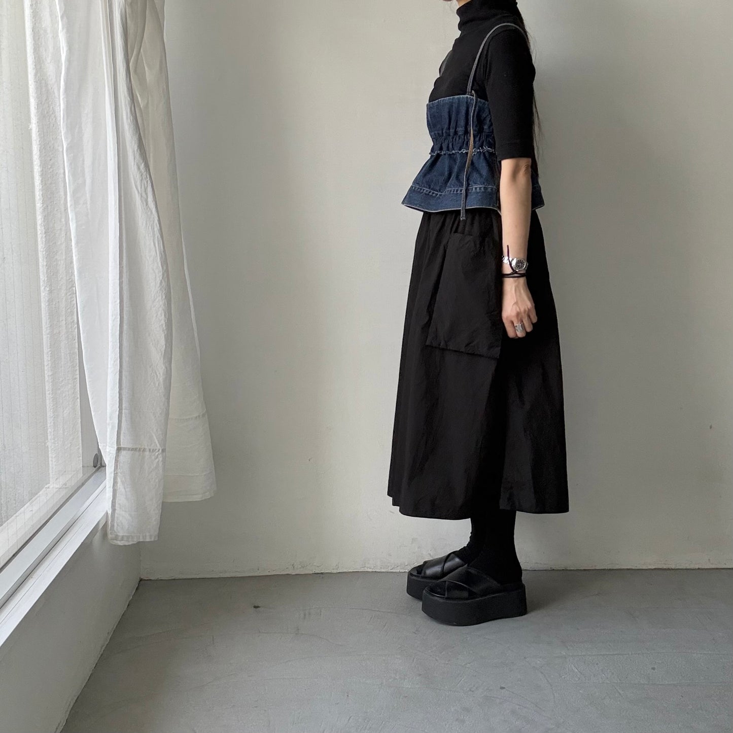 R&D.M.Co 　シュリンクコットンガーメントダイポケットスカート　ブラック