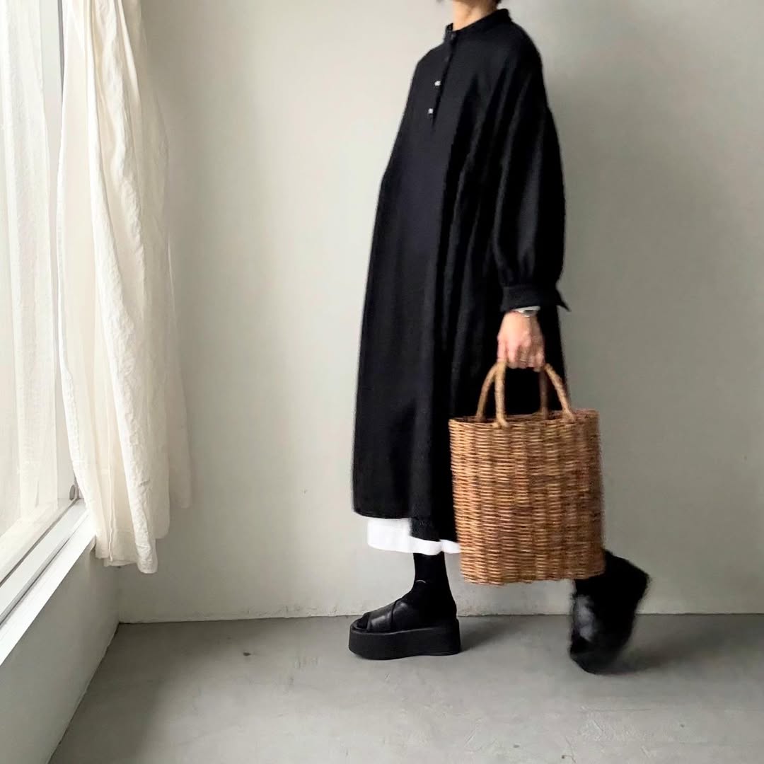 Linenya  ウール混スタンドカラーワンピース　ブラック