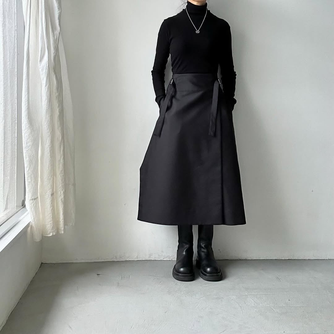 TENNE HANDCRAFTED MODERN ラップスカート　ブラック