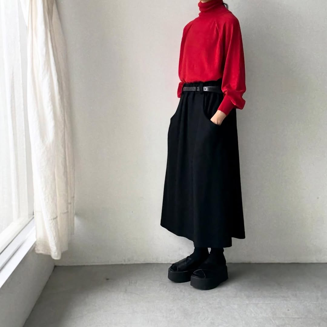 atelier naruse ウールタートルネックニット　レッド