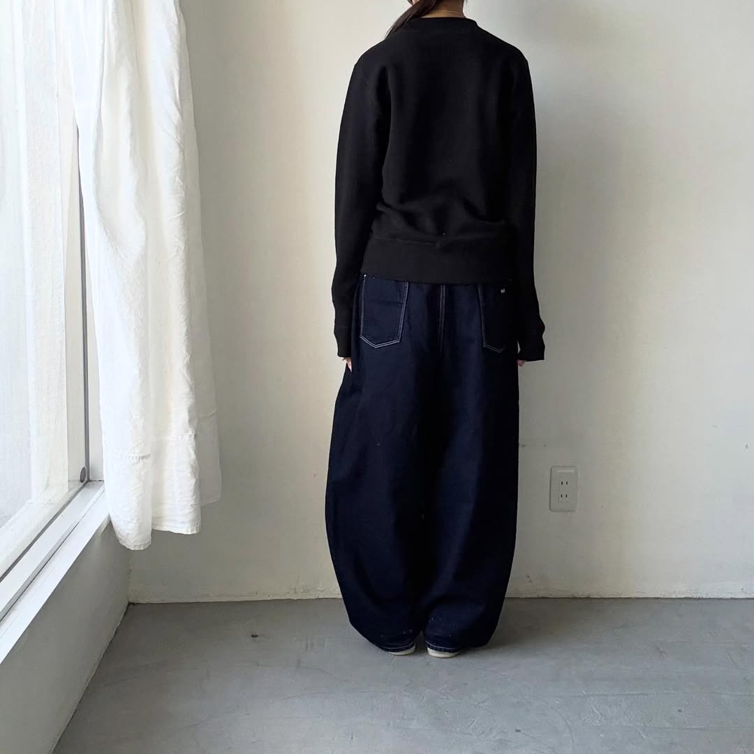 R&D.M.Co  NEVER SAY DIET スウェットシャツ　ブラック