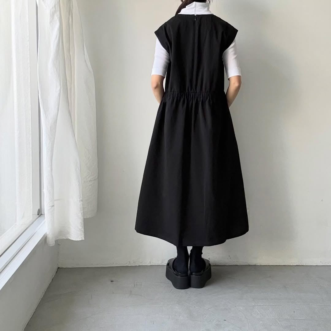 Linenya  フロントタックワンピース
ブラック