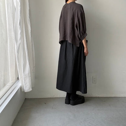 atelier naruse  リネンステッチVネックブラウス