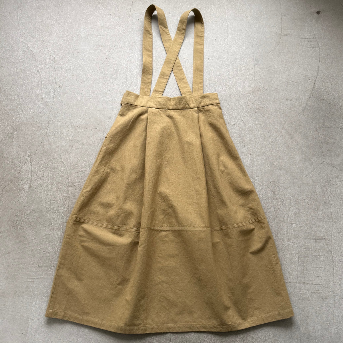 MAGALI キャンバスコットンリネンサスペンダースカート　カーキ