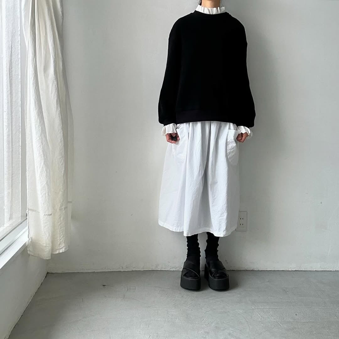 MAGALI クォーターニットフリルプルオーバー